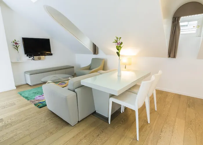 Swiss Luxury Apartments GenevaHotel Stelle